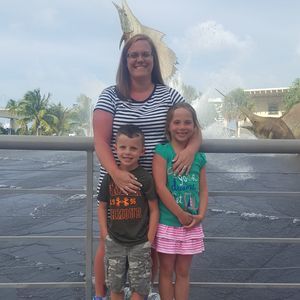 Meet your Posher, Lori